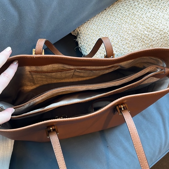 Michael Kors Large Jet Set Tote - Picture 7 of 7